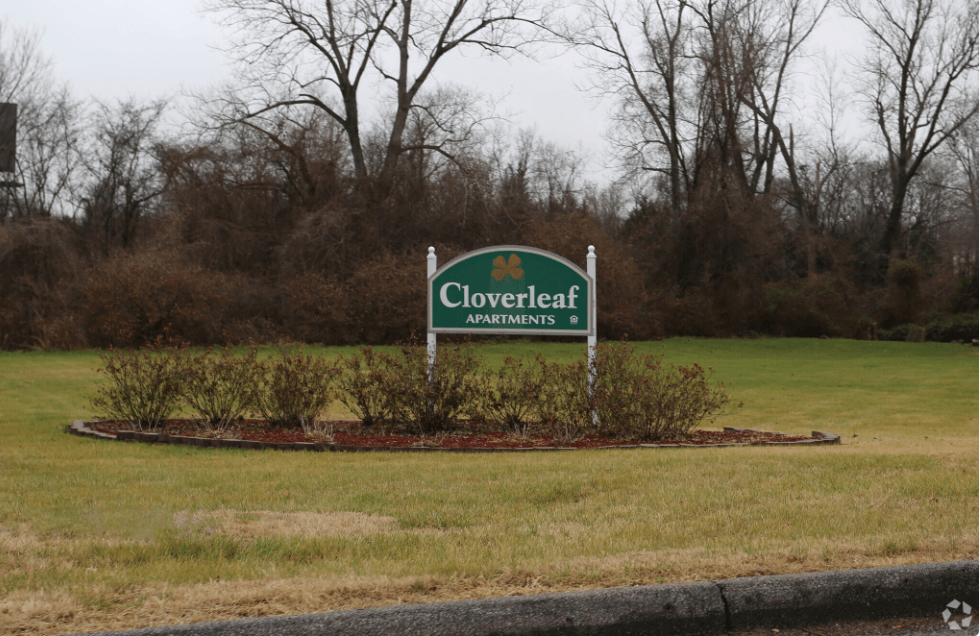 Photos and Video of Cloverleaf Apartments in Kansas, MO